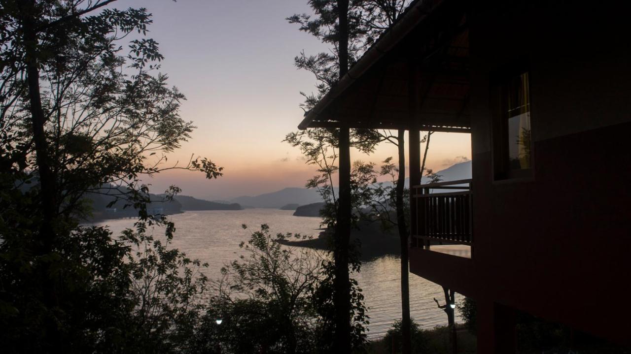 Terrace Resorts 瓦亚纳德 外观 照片